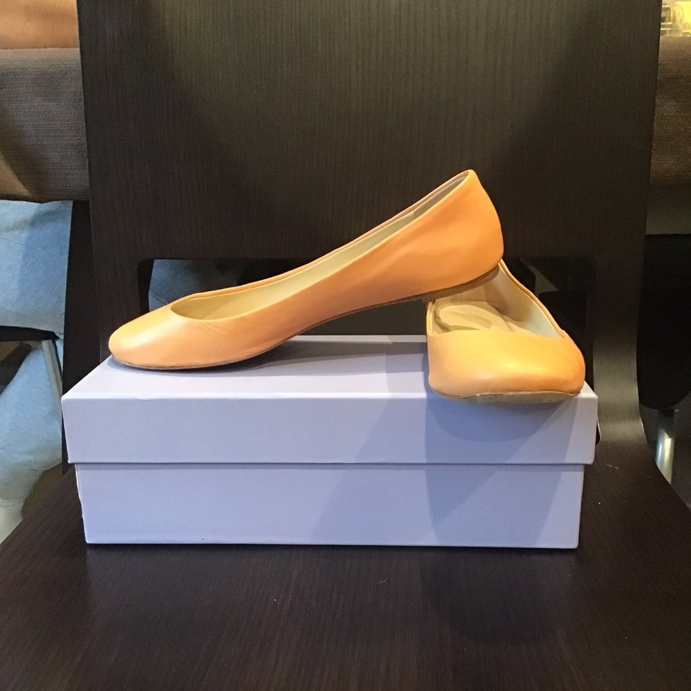 Vera Wang Lara Tangerine Leather Flats Size 8.5M